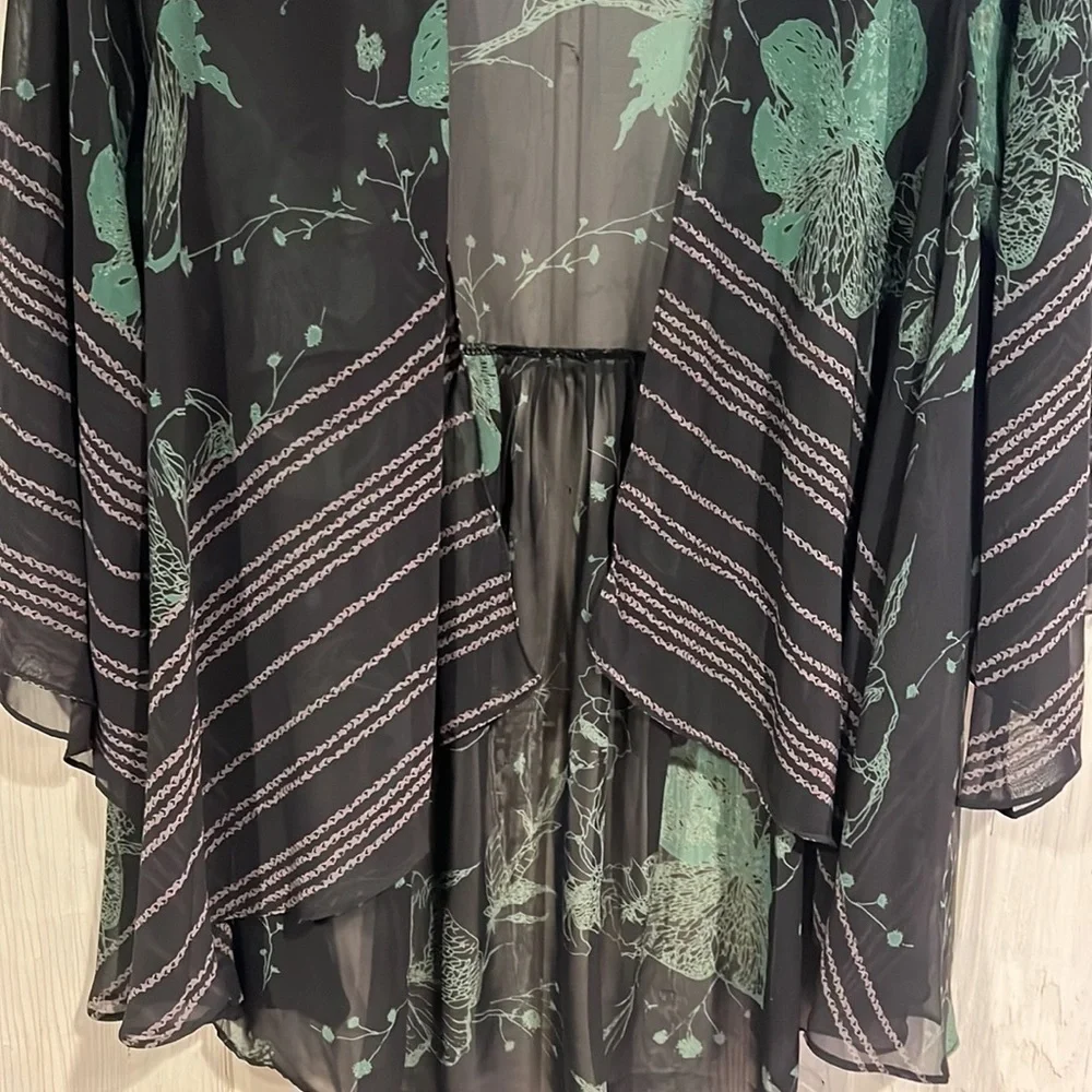 Chris & CAROL KIMONO SIZE SMALL